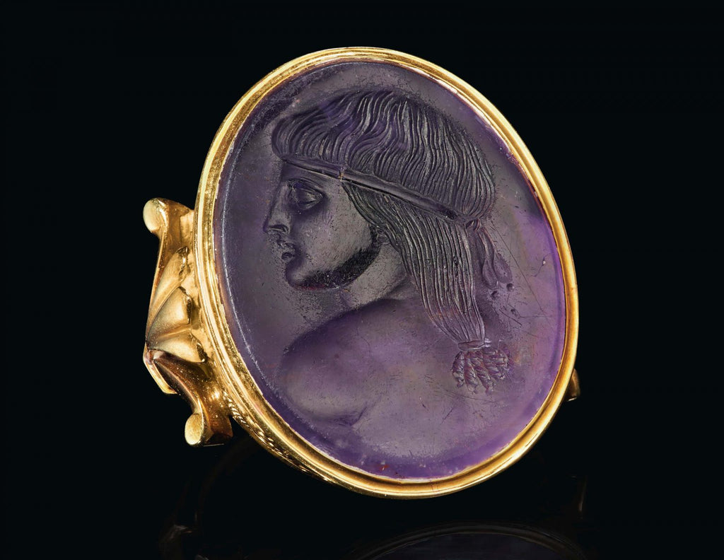 Schmuck: Eine Historische Reise Durch 100.000 Jahre Kreativität