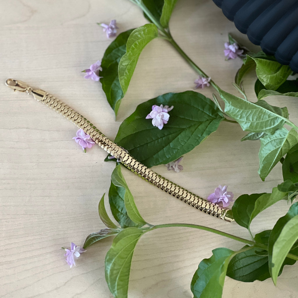 Edles Gliederarmband in Gold – Zeitloser Stil trifft feine Verarbeitung