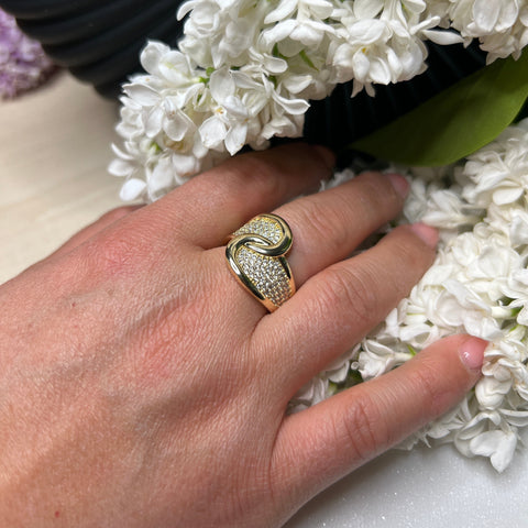 Strass Ring in Gold – Funkelnde Raffinesse in elegantem Design