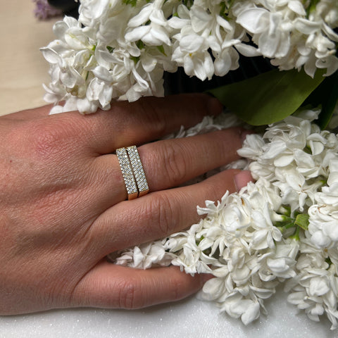 Goldener Ring mit eckigem Design und zwei Strassbalken – Klare Formen, edler Glanz