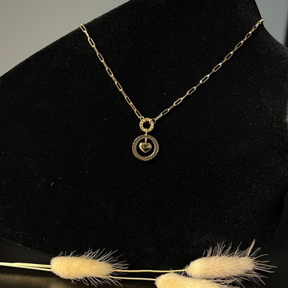 goldene kette mit anhänger frontansicht