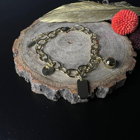 Goldene Armkette Damen frontansicht