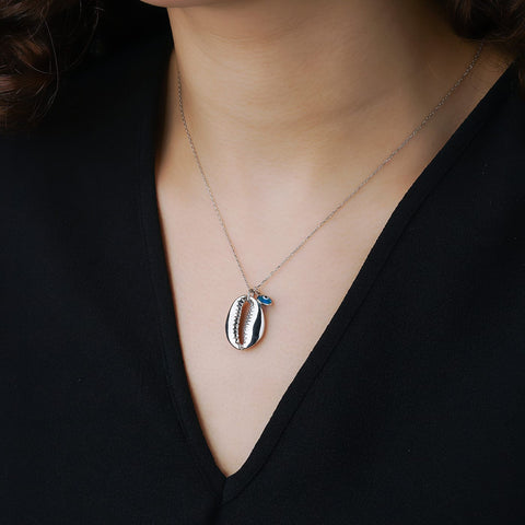 Kette mit blauem auge frontansicht