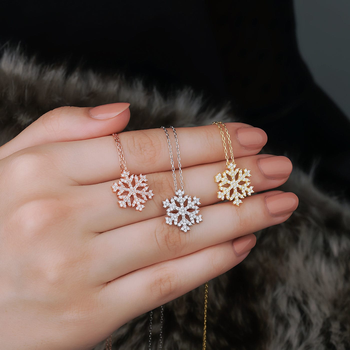 Schneeflocke Kette in der hand